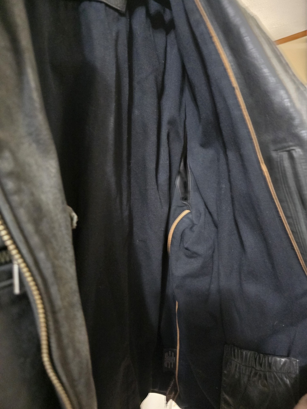 Roundtree & Yorke Black Quilted-Panel Leather Bomber Biker Jacket - Picture 5 of 8